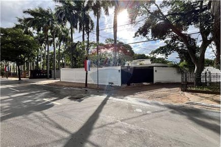 Terreno de 12 x 54 sobre Mariscal López en Asunción 