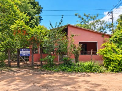 VENDO CASA A REFACCIONAR EN BARRIO MACA-I LUQUE
