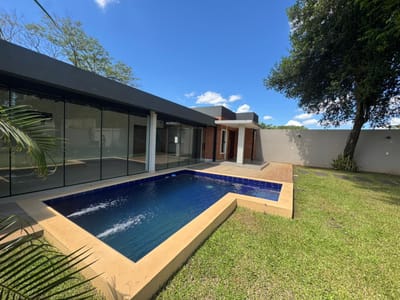 VENDO CASA EN LUQUE
