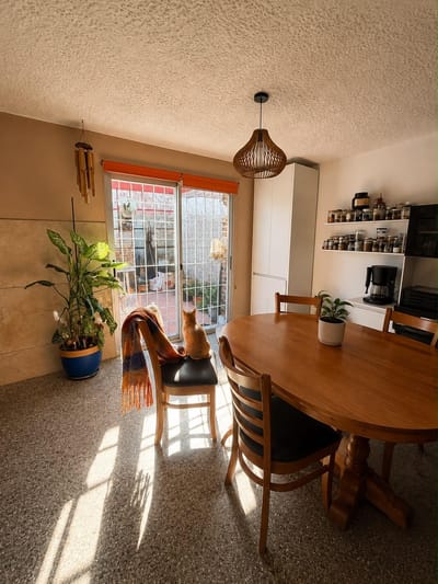 Descubre Este Encantador Dúplex De 3 Dormitorios
