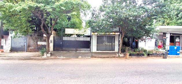 CASA EN VENTA EN CENTRO DE ÑEMBY