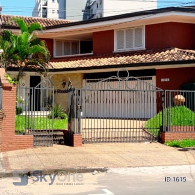 AMPLIA CASA A 2 CUADRAS DE AV. MARISCAL LÓPEZ – BARRIO HERRERA