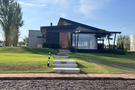 Condominio de Lujo en Agua Vista, San Juan del Paraná, Itapúa