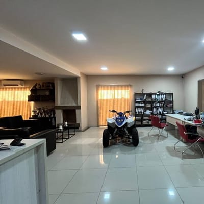 VENDO RESIDENCIA EN LAMBARE