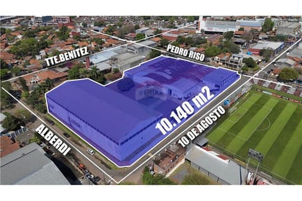 Propiedad comercial de 10.140 m2 de terreno 