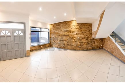 EN VENTA AMPLIA RESIDENCIA EN BARRIO SAN VICENTE