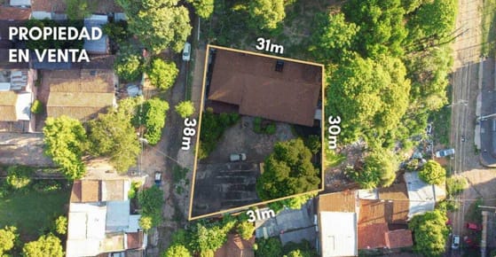 EN VENTA AMPLIA PROPIEDAD  EN PLENO CENTRO DE LAMBARÉ