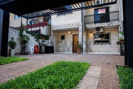 Vendo en Lambare Hermoso Dulex en Barrio Cerrado