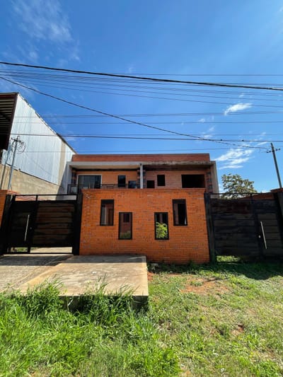 VENDO DOS DUPLEX CON PATIO A TERMINAR ZONA MUNICIPALIDAD DE CAPIATA