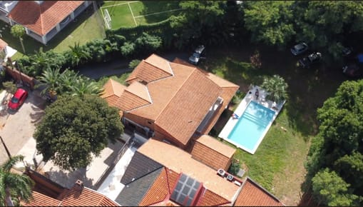 VENDO PROPIEDAD DE 4 DORMITORIOS ZONA SANTISIMA TRINIDAD 