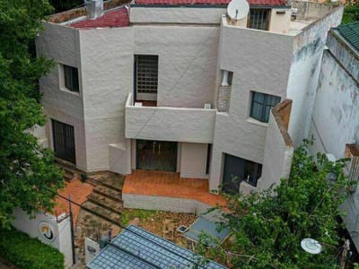 EN VENTA DUPLEX DE 3 DORMITORIOS EN LOS LAURELES