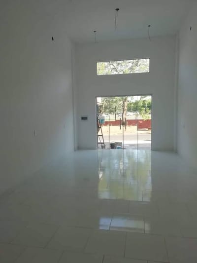 ALQUILO SALÓN COMERCIAL ZONA CLÍNICAS/UNA