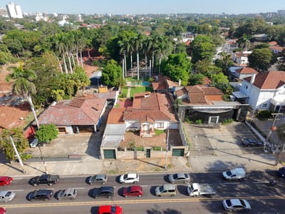 Vendo Casa -  Mariscal Lopez Frente al Centenario - Terreno 1400 M2 Recoleta 
