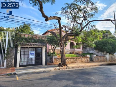 Vendo Casa en Asunción | 533 m² | Zona Plaza Batallón 40 | Gs. 2.100 Millones