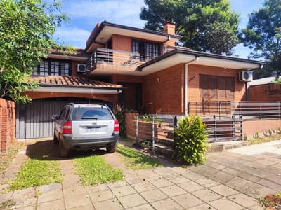 Vendo Amplia Casa en Asunción Barrio Nazareth lote de 457 M2 