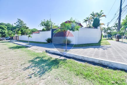 Vendo Casa de 3 habitaciones en esquina en Lambaré 