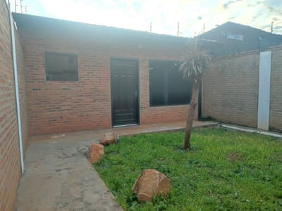 SE ALQUILA CASA EN LUQUE