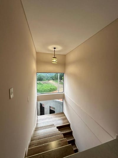 VENDO HERMOSO DUPLEX EN LAMBARE DE 3 HABITACIONES 
