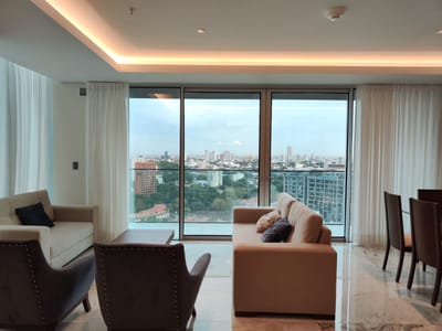 DEPARTAMENTO AMOBLADO DE LUJO EN ALQUILER - GREEN TOWERS (EQUIPETROL)