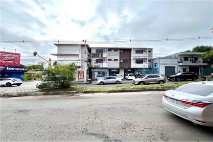 Edificio sobre Rodríguez de Francia e/ Brasil.