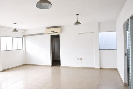 En alquiler Locales comerciales  zona Equipetrol av. San Martín