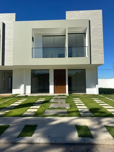 CASAS EN VENTA Y ANTICRETICO