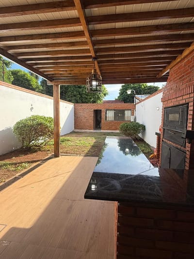 En venta  Casa Duplex en Lambare 