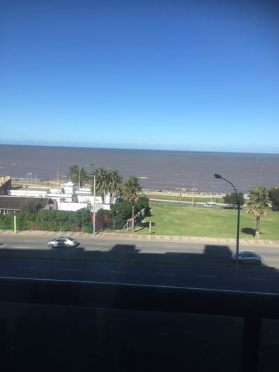 Apartamento 3 dormitorios y servicio en Rambla del Kibón!