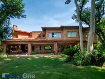VENDO IMPONENTE RESIDENCIA EN CONDOMINIO CERRADO
