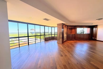 EN VENTA DEPARTAMENTO FRENTE AL YACHT