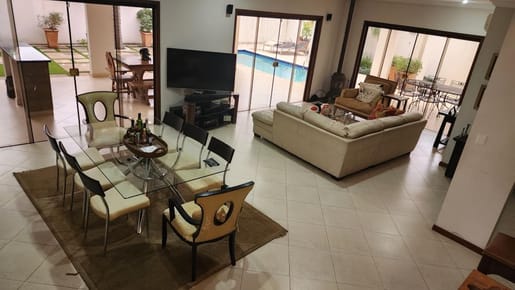Vendo Casa. Barrio Mburucuya. COD 035