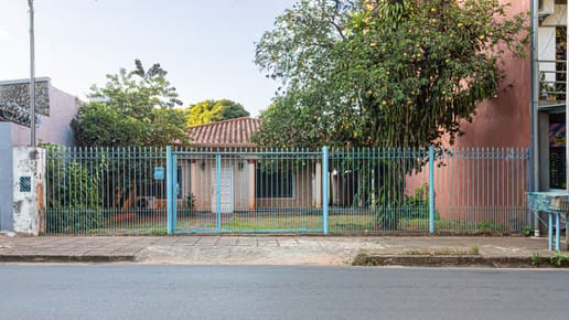 EN VENTA CASA EN SAN LORENZO