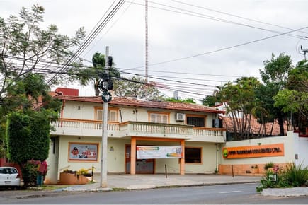 VENDO CASA PARA OFICINA SOBRE SANTISIMA TRINIDAD