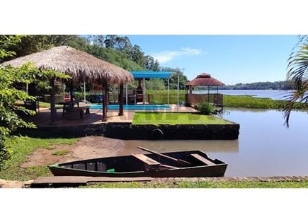 Vendo Casa Quinta de 3 hectáreas sobre el Río Acaray en Hernandarias 