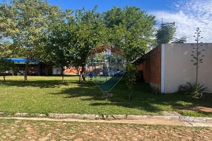 VENDO TERRENO EN BARRIO CERRADO   LUQUE 