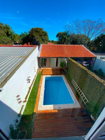 **ALQUILO HERMOSO DÚPLEX CON PISCINA EN LOMA MERLO – LUQUE**