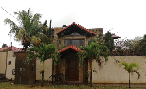 LUJOSA RESIDENCIA