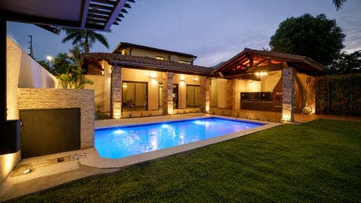 VENDO CASA EN FERNANDO DE LA MORA