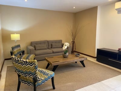 AMPLIO DUPLEX AMOBLADO EN ALQUILER: -