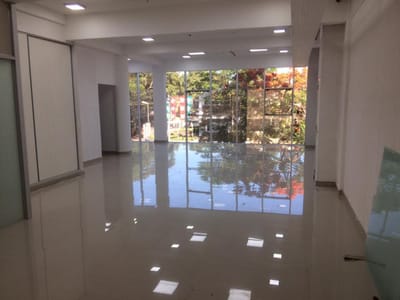 ALQUILO OFICINA EN BARRIO HIPODROMO