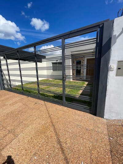 ALQUILO CASA EN VILLA ELISA A ESTRENAR 