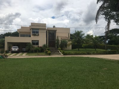 Vendo hermosa casa en Club de Polo 