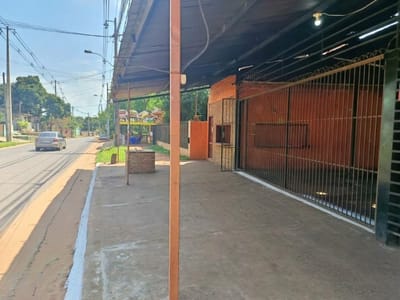 Alquilo amplio salón comercial - Capiatá