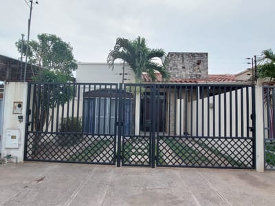 CASA EN VENTA AV. CANAL PEDRO VELEZ 6to AN. NORTE
