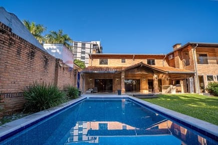 Alquilo Casa de 4 Habitaciones en Asunción Bº Las Lomas Carmelitas 