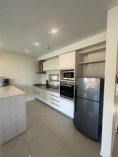 SE VENDE DEPARTAMENTO DE 1 DORMITORIO AMOBLADO CON COCHERA- 
