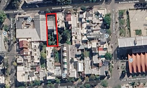 Terreno En Barrio Jacinto Vera. Cuenta Con Casona Edificada.