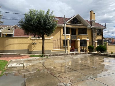ACHUMANI OPORTUNIDAD! CASA A PRECIO DE TERRENO
