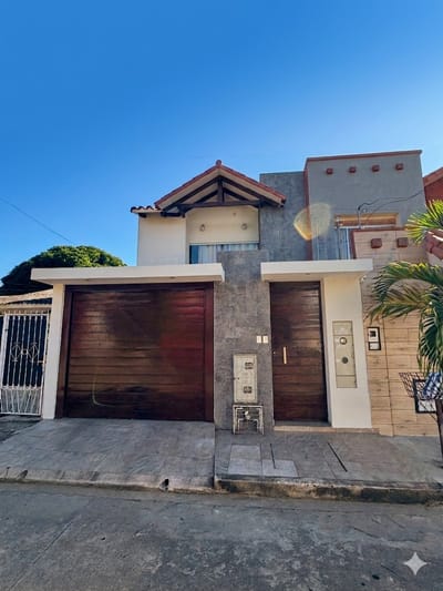 Casa semiindependiente en alquiler Av. Roca y Coronado 2do y 3er anillo