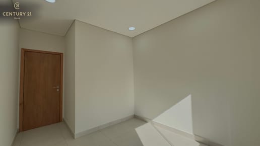 CASA CON CANCHA DE PADEL EN LUQUE
